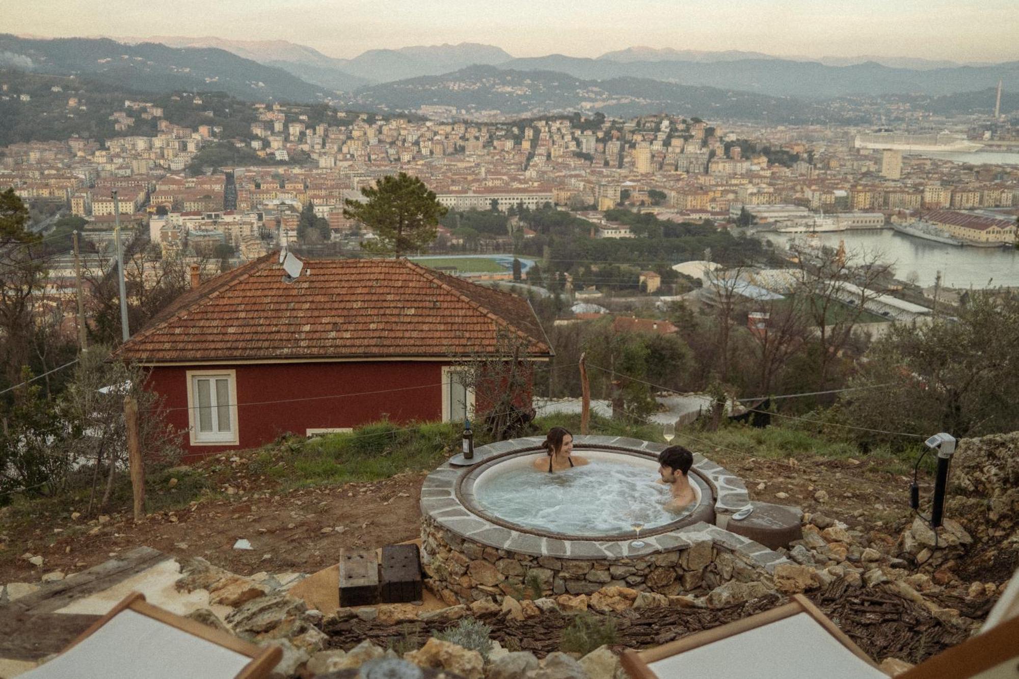 Agriturismo Belvedere 9 ลาสเปเซีย ภายนอก รูปภาพ